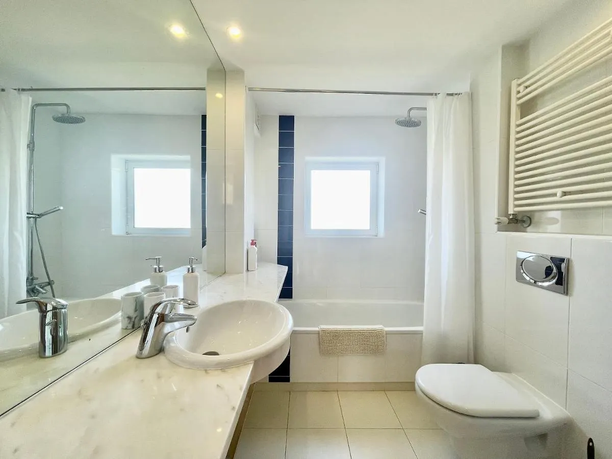 Casa Jc - Spacious With Wifi Carvoeiro  Portugal